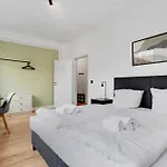 Apartment Duesseldorf 100Qm, 6 Personen, Balkon, Messe, Kueche