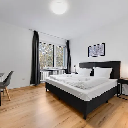 100qm, 6 Personen, Balkon, Messe, Kueche Apartment