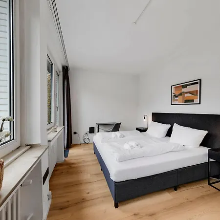 100qm, 6 Personen, Balkon, Messe, Kueche Dusseldorf