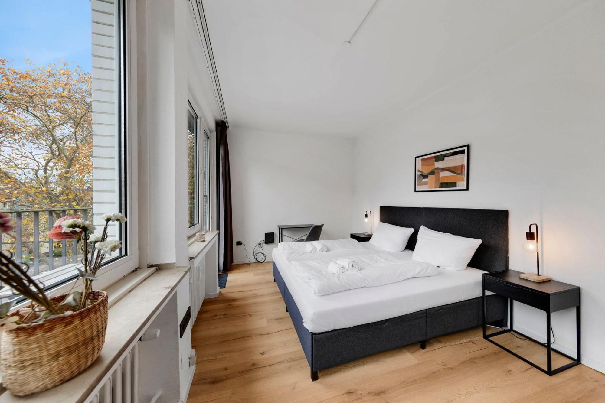 100qm, 6 Personen, Balkon, Messe, Kueche Düsseldorf