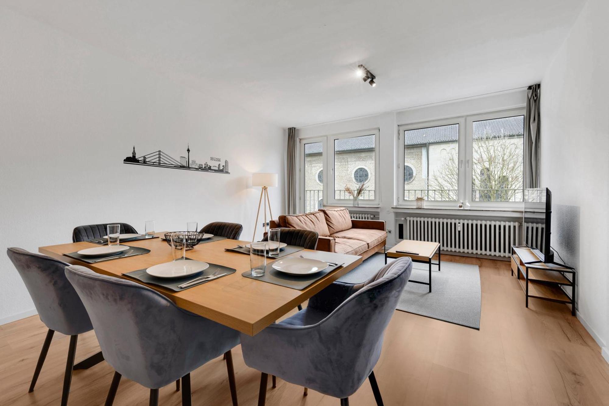 100qm, 6 Personen, Balkon, Messe, Küche Apartment Düsseldorf